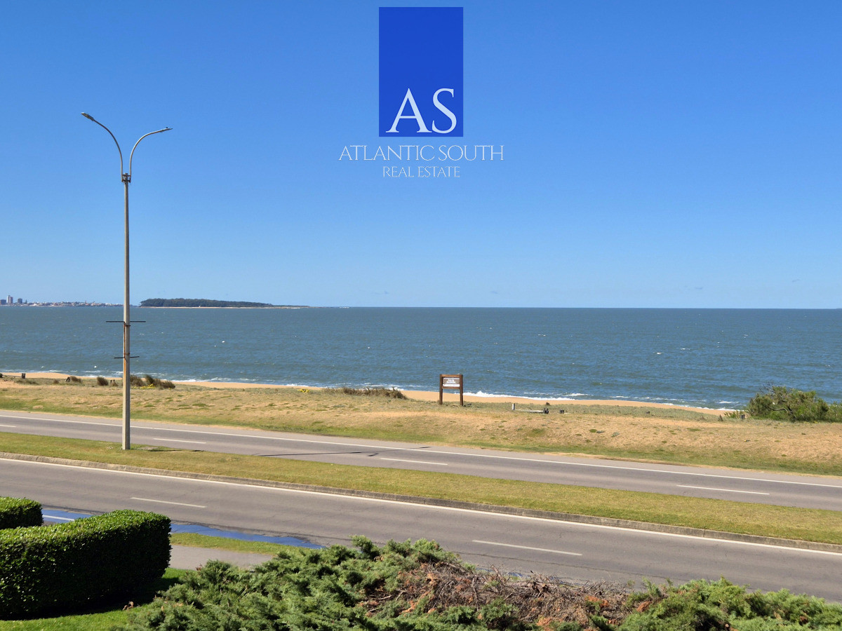 Apartamento ID.4284 - Apartamento reciclado 2 dormitorios frente al mar primera línea terraza cochera Playa Mansa Pinares