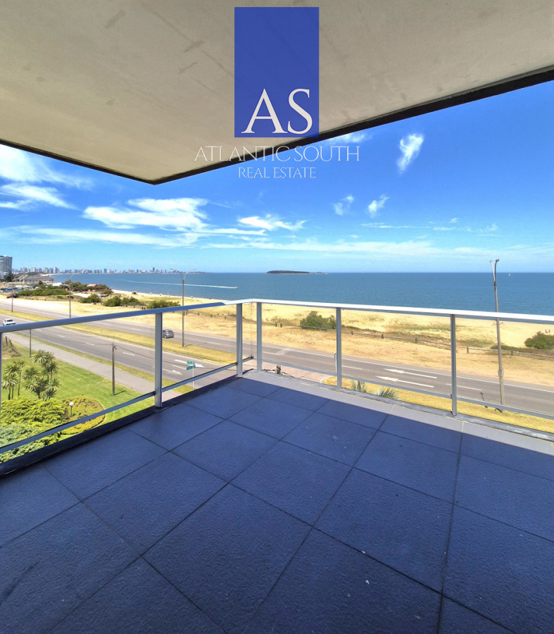 Apartamento ID.4455 - Penthouse apartamento 2 dormitorios frente al mar con azotea de uso exclusivo garage primera línea Playa Mansa Pinares Punta del Este