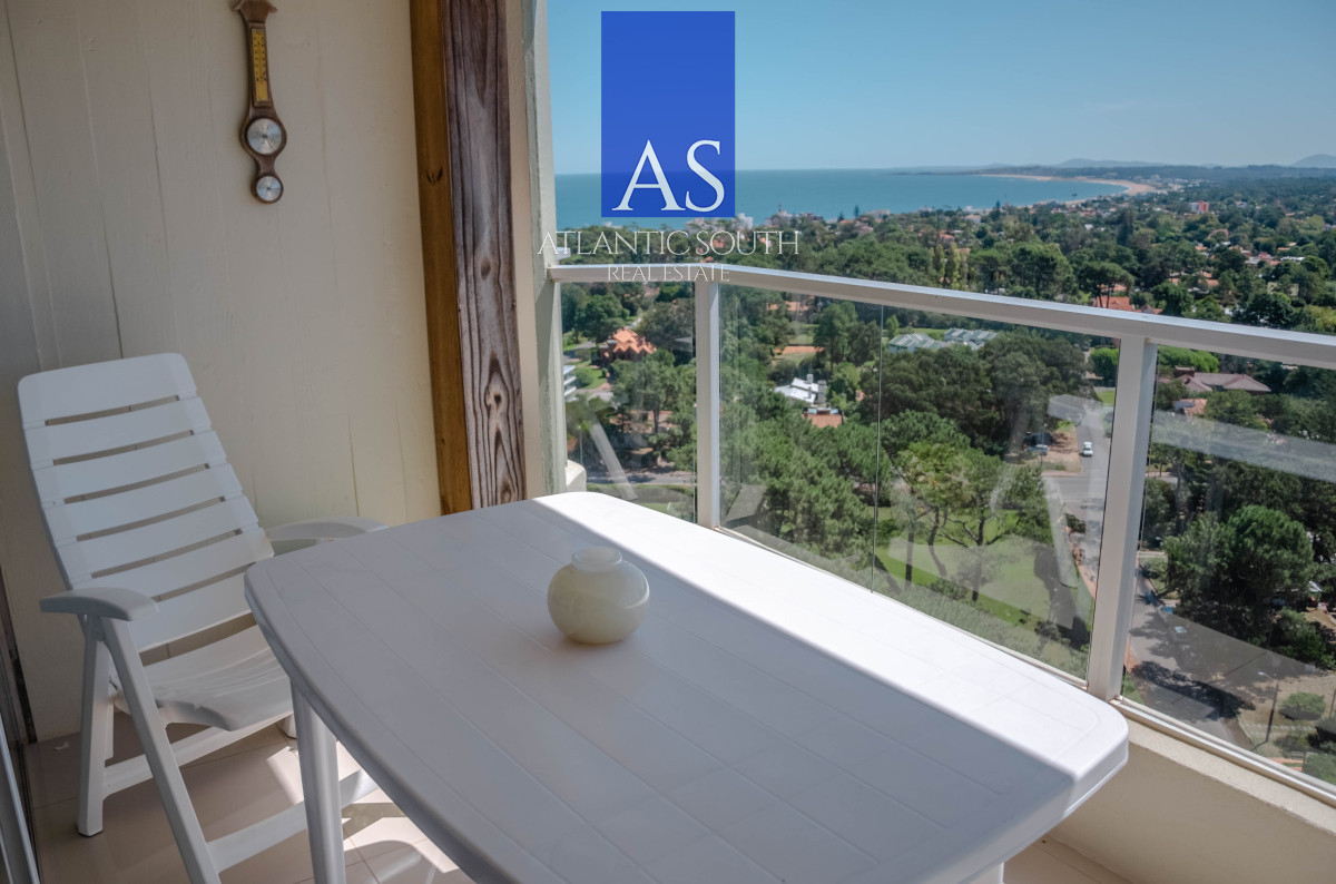 Apartamento ID.4142 - Apartamento de 2 dormitorios con vista al mar Punta del Este 