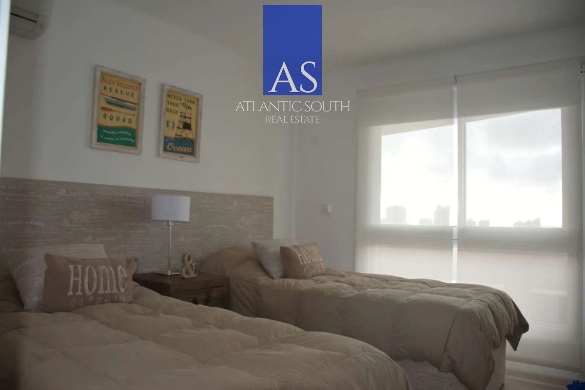 Apartamento ID.5009 - Apartamento de 2 dormitorios con vista y garage en Playa Brava, Punta del Este
