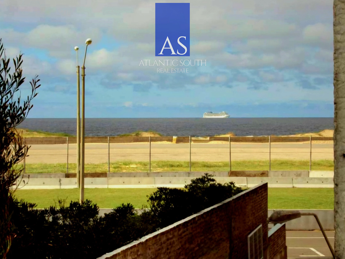 Apartamento ID.3779 - Apartamento de 3 dormitorios estufa a leña y parrillero propio próximo al mar Playa Brava