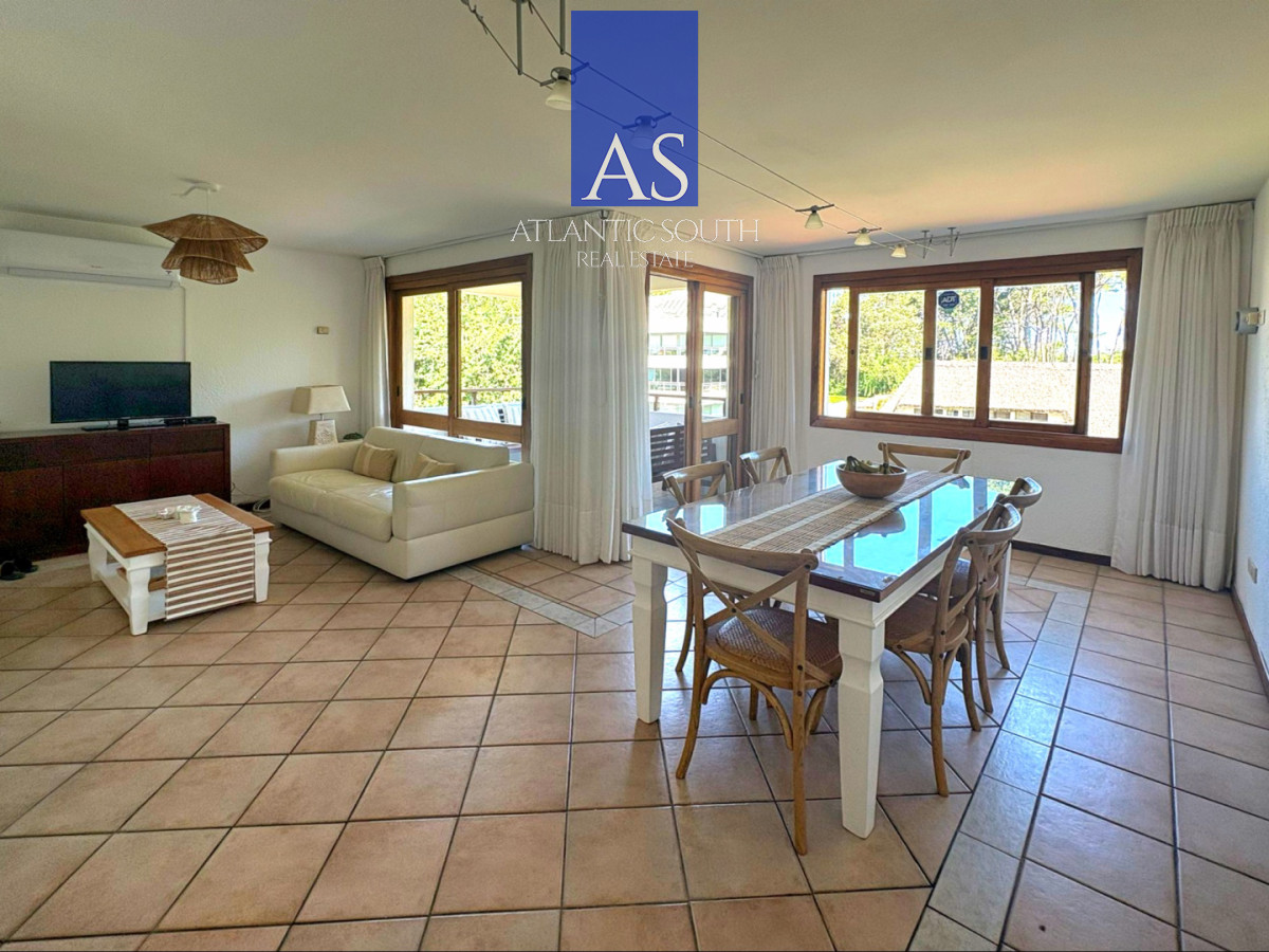 Apartamento ID.4052 - Apartamento amplio 3 dormitorios en Playa Brava garage piscina cerca del mar Punta del Este