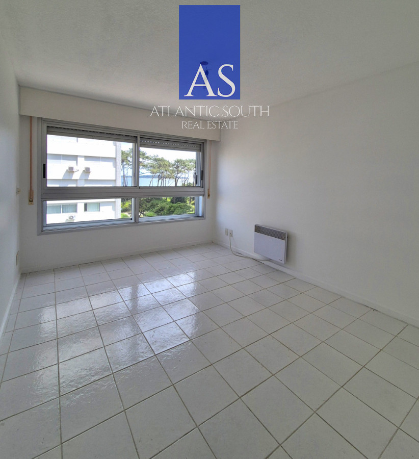 Apartamento ID.4427 - Venta apartamento 1 domritorio con terraza en Playa Mansa Punta del Este