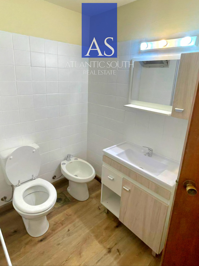 Apartamento ID.4371 - Loft monoambiente reciclado frente al mar con terraza y cochera Playa Mansa Punta del Este