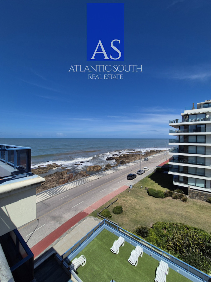 Apartamento ID.4565 - Oportunidad 3 dormitorios + servicio y gran terraza con parrillero propio en Playa Brava Punta del Este 