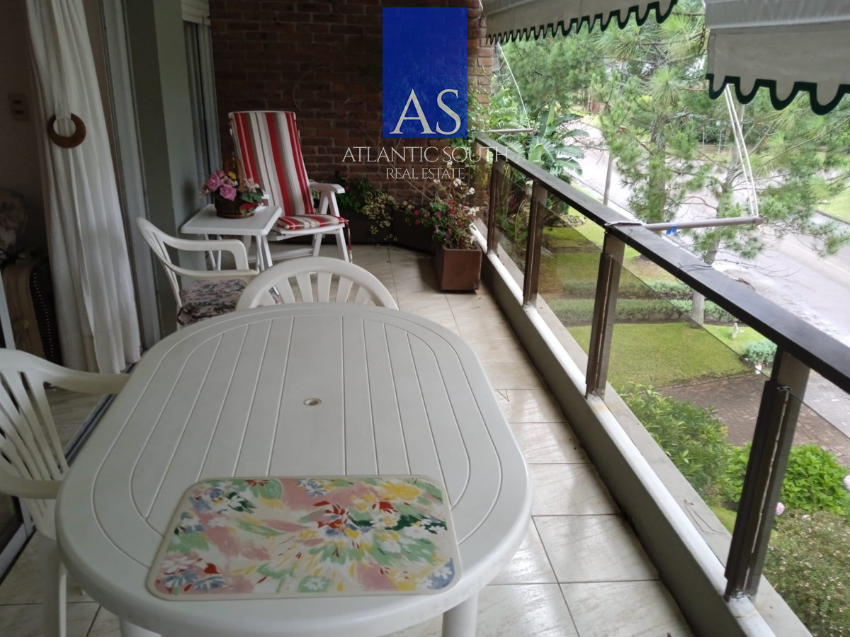Apartamento ID.1258 - Oportunidad 3 dormitorios con parrillero propio Playa Mansa 