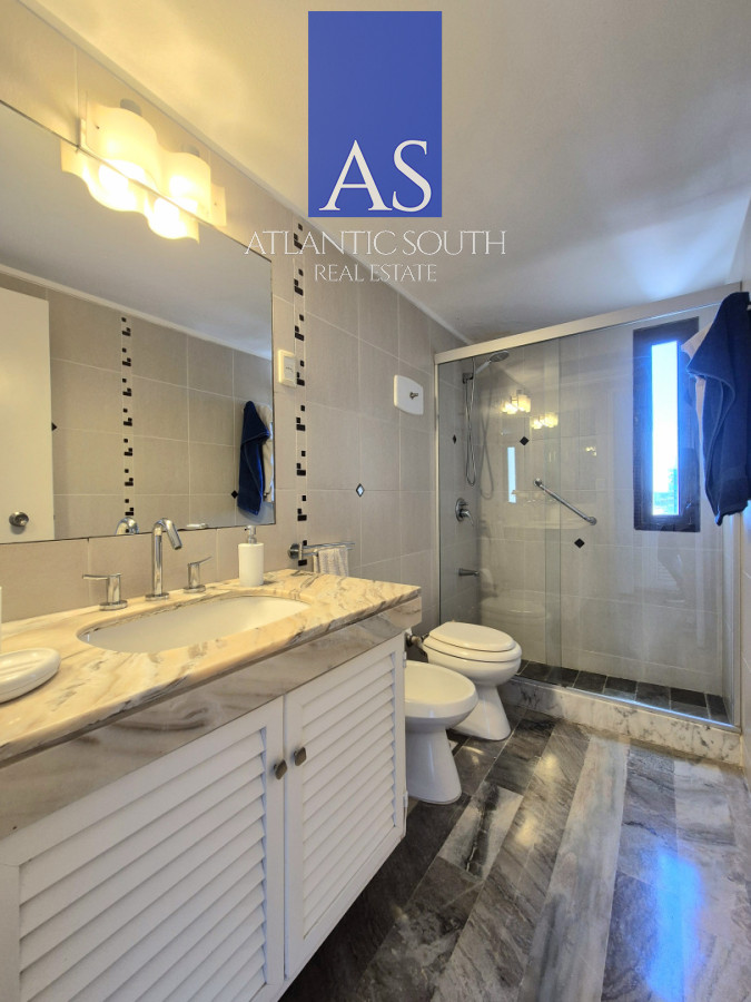 Apartamento ID.4438 - Apartamento 3 dormitorios terraza garage con vista al mar Península Punta del Este