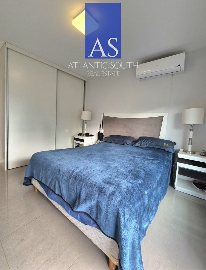 Apartamento ID.4125 - Oportunidad Apartamento 2 dormitorios moderno gran terraza cochera piscina Playa Mansa Punta del Este