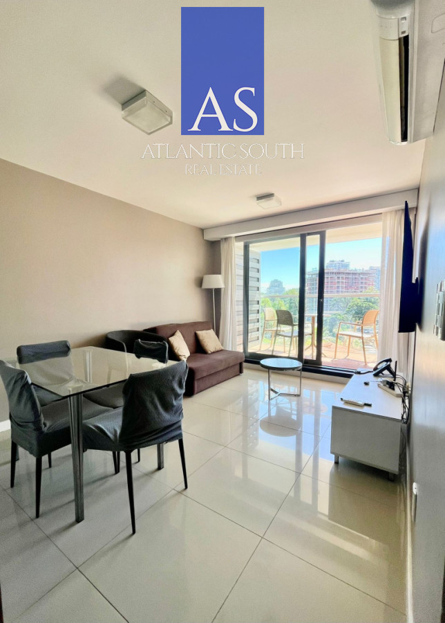 Apartamento ID.4533 - Oportunidad 1 dormitorio y medio con vista, balcón y servicios en Aidy Grill Punta del Este