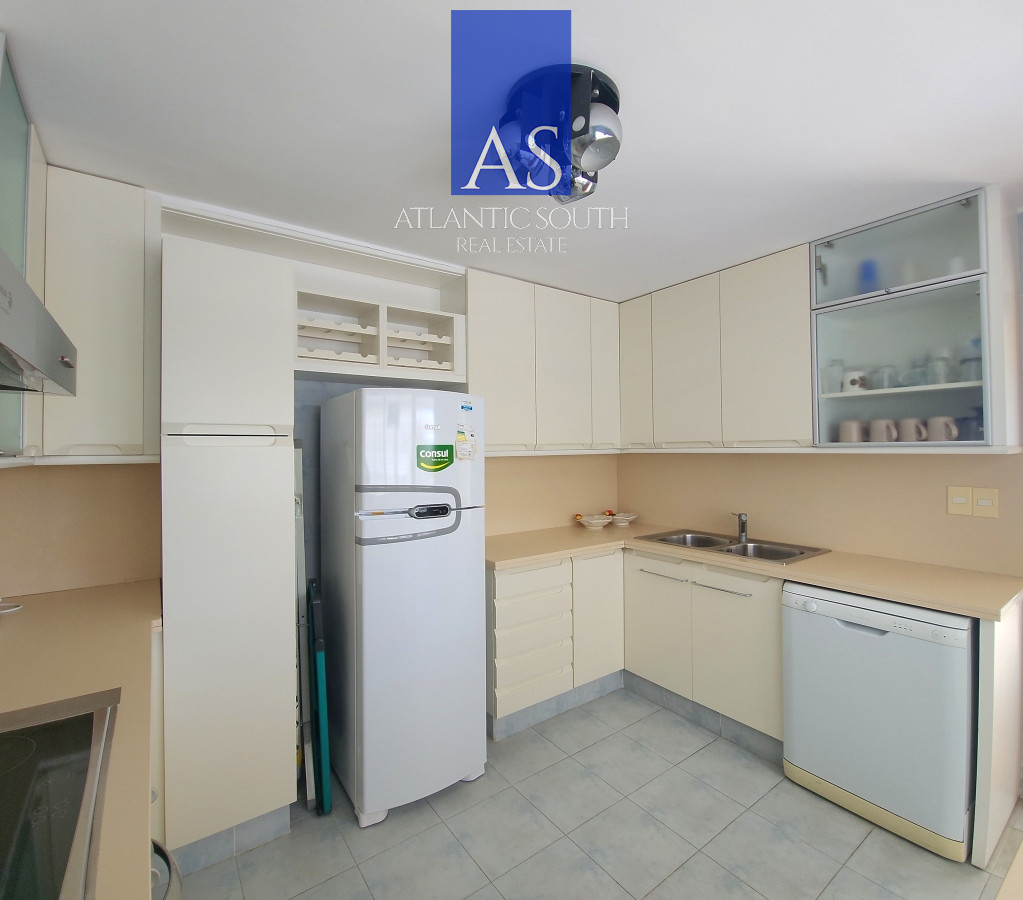 Apartamento ID.3787 - Apartamento en venta 3 domritorios y dependencia con hermosa vista Playa Mansa