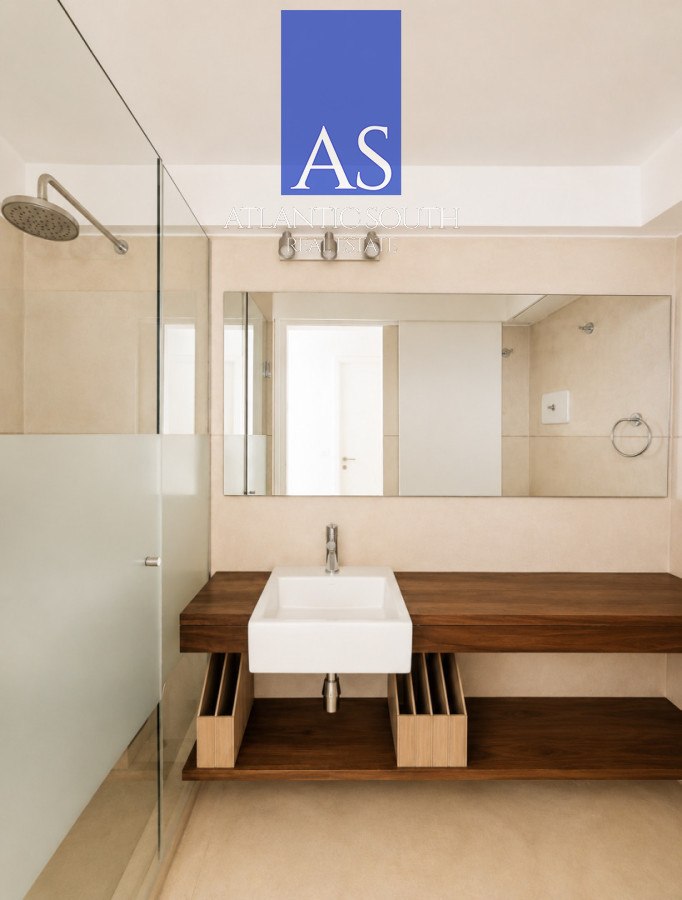 Apartamento ID.4892 - Planta de categoría de 3 suites reciclada frente al mar en Península