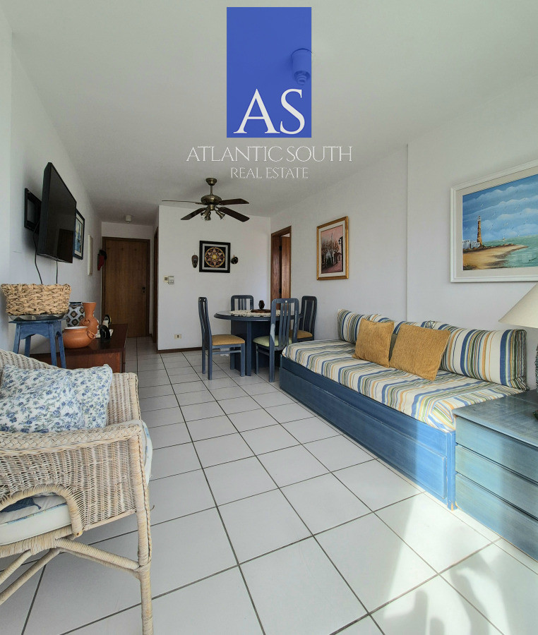 Apartamento ID.4417 - Apartamento 1 dormitorio en venta vista parcial al Mar terraza y cochera Playa Mansa Punta del Este