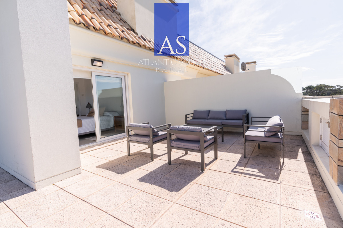 Apartamento ID.4135 - Apartamento 4 dormitorios frente al mar Playa Mansa , Punta del Este 