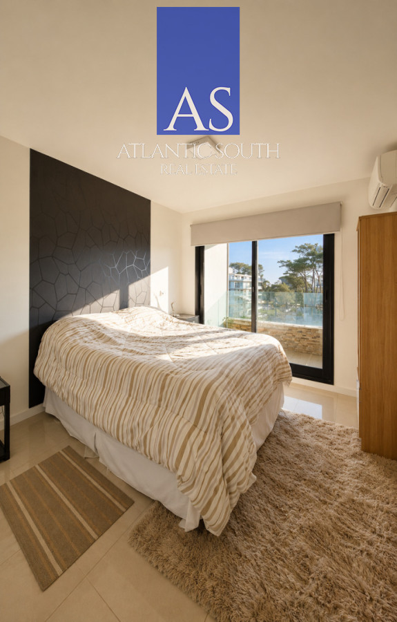 Apartamento ID.4867 - Apartamento 1 dormitorio moderno cochera y terraza cercano al mar Playa Mansa Punta del Este