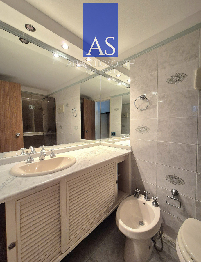Apartamento ID.3944 - Apartamento piso alto 3 dormitorios terraza garage con vista al mar Península Punta del Este