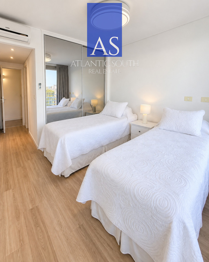 Apartamento ID.4933 - Apartamento de 2 dormitorios en venta y alquiler a 200 metros del mar en Playa Mansa