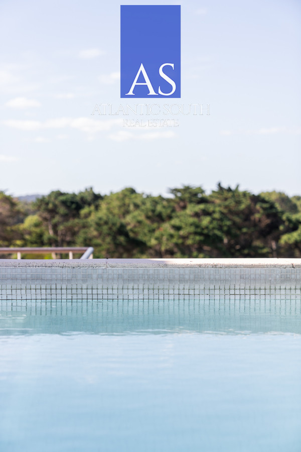 Apartamento ID.4135 - Apartamento 4 dormitorios frente al mar Playa Mansa , Punta del Este 