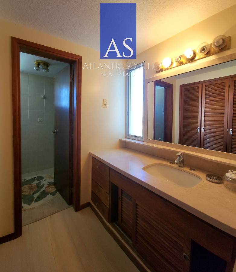 Apartamento ID.3787 - Apartamento en venta 3 domritorios y dependencia con hermosa vista Playa Mansa