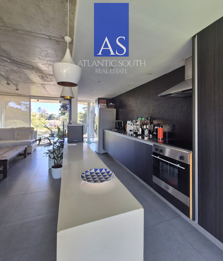 Apartamento ID.4541 - Penthouse de 2 dormitorios moderno + barbacoa uso exclusiva Playa Mansa Punta del Este