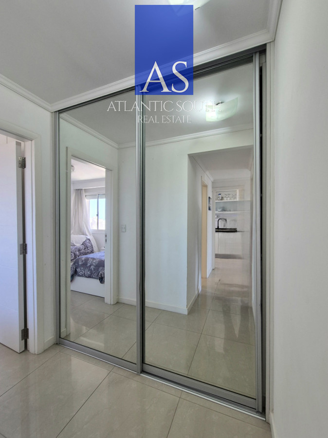 Apartamento ID.4181 - Apartamento de 2 dormitorios en suite+toilette terraza parrillero propio garage piscinas gastos razonables Playa Mansa Punta del Este