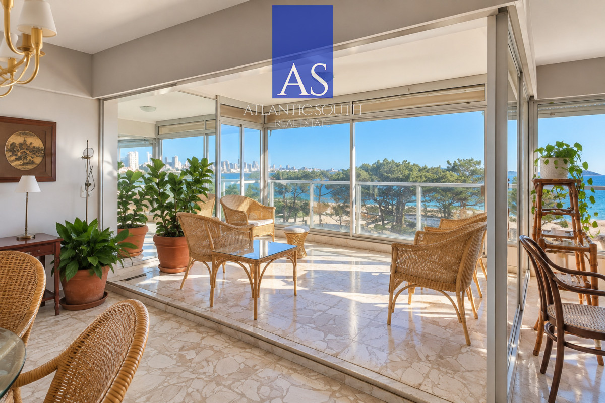 Apartamento ID.5124 - Planta de categoría 3 dormitorios+servicio frente al mar Playa Mansa Punta del Este
