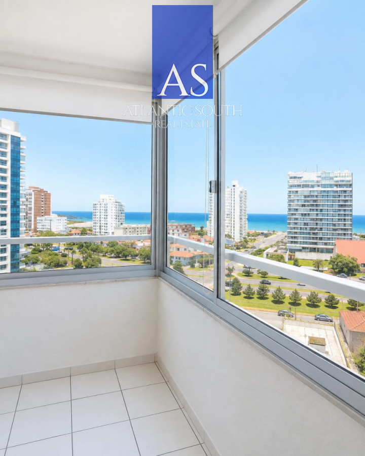 Apartamento ID.4995 - Apartamento de 2 dormitorios con parrillero propio y vista al mar en Punta del Este