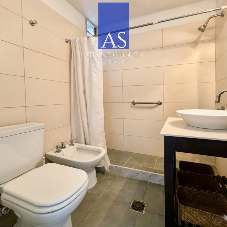 Apartamento ID.4546 - Oportunidad 2 dormitorios con terraza primera línea Playa Mansa 
