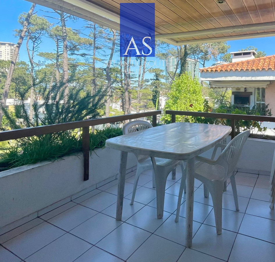 Apartamento ID.4407 - Apartamento de 3 dormitorios con parrillero y estufa a leña Playa Mansa 