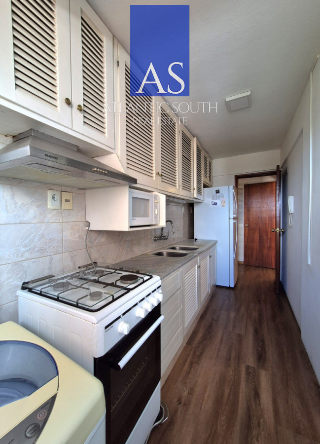 Apartamento ID.4635 - Apartamento reciclado frente al mar Playa Mansa 3 dormitorios terraza con barbacoa uso exclusivo y vista el mar Punta del Este