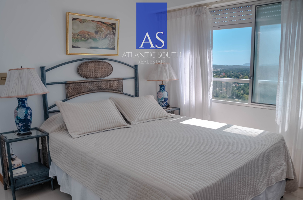 Apartamento ID.4142 - Apartamento de 2 dormitorios con vista al mar Punta del Este 