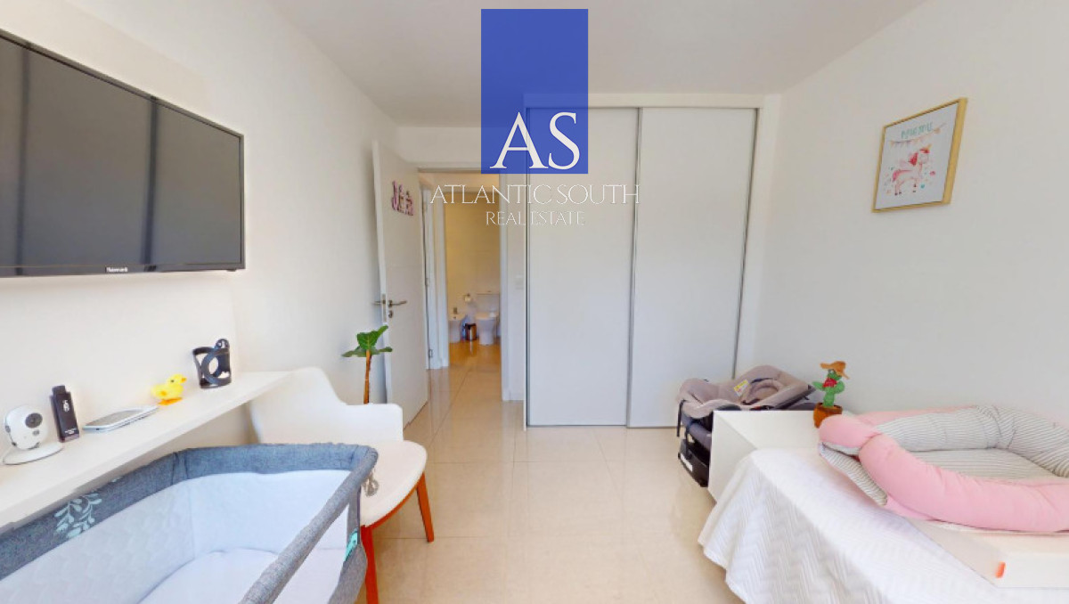 Apartamento ID.4483 - Apartamento 2 dormitorios moderno con terraza cochera piscina Playa Mansa Punta del Este
