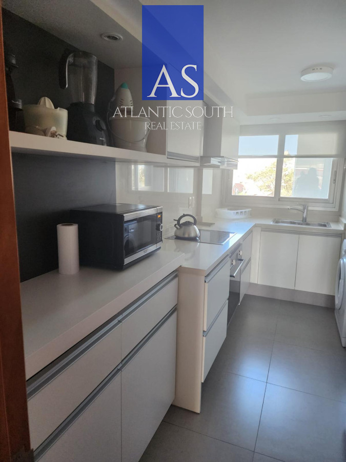 Apartamento ID.4277 - Apartamento de 2 dormitorios con parrillero propio y servicios en Playa Mansa 