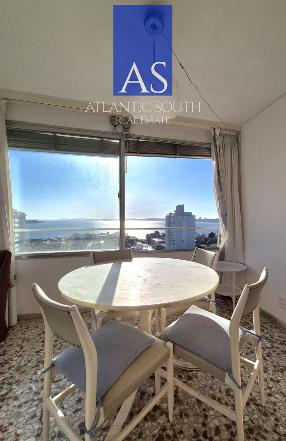 Apartamento ID.3833 - Apartamento con vista al mar 2 dormitorios con garage en Península Punta del Este 