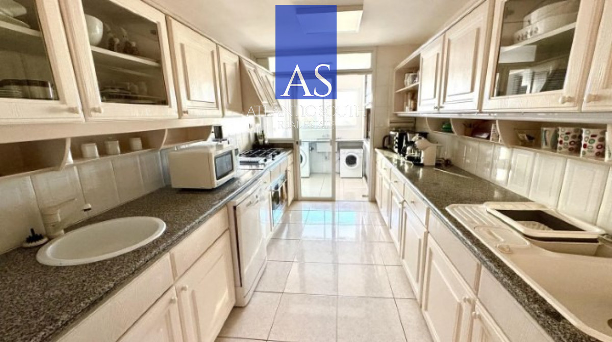 Apartamento ID.4525 - Apartamento 3 dormitorios piso alto frente al mar planta de categorí