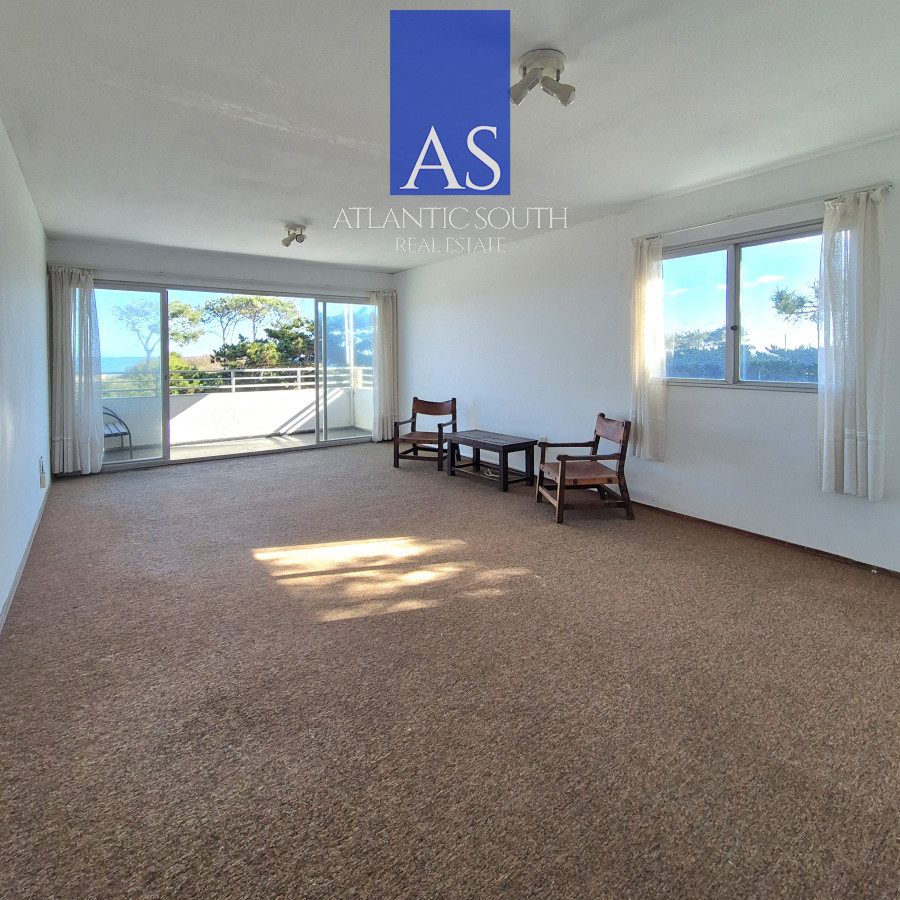 Apartamento ID.4331 - Apartamento de 3 dormitorios primera línea con vista al mar Playa Mansa Punta del Este