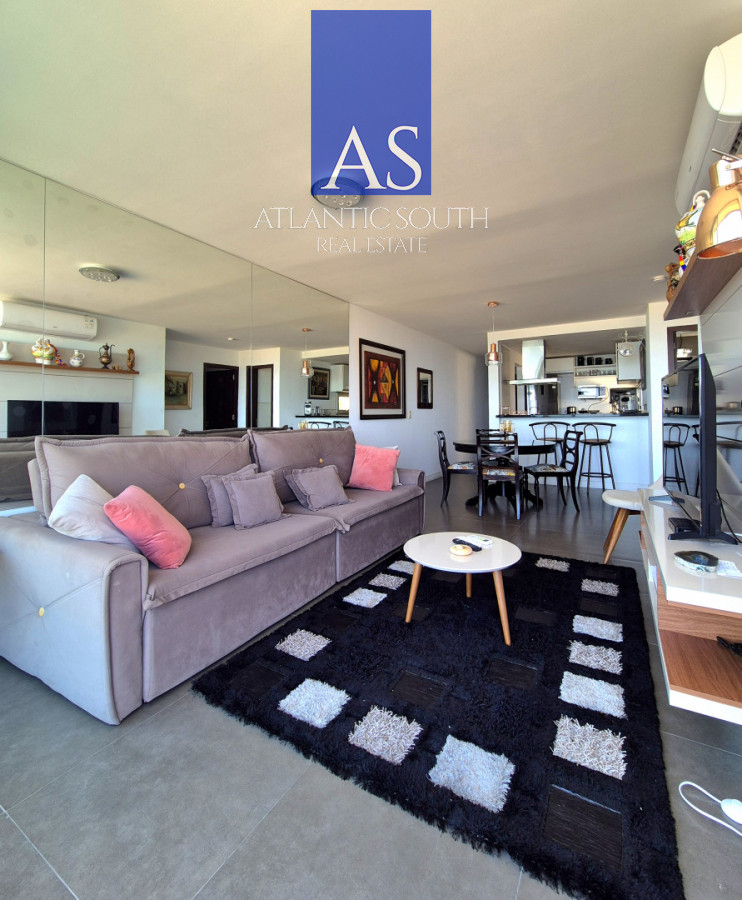 Apartamento ID.4455 - Penthouse apartamento 2 dormitorios frente al mar con azotea de uso exclusivo garage primera línea Playa Mansa Pinares Punta del Este