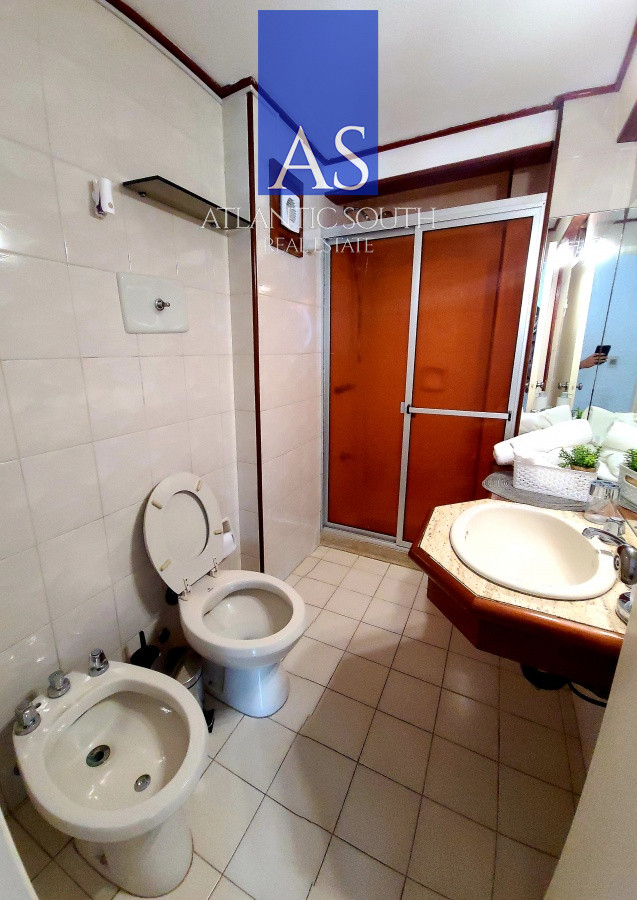 Apartamento ID.1623 - Alquiler anual Apartamento 2 dormitorios frente al mar Mansa espectacular terraza con vista