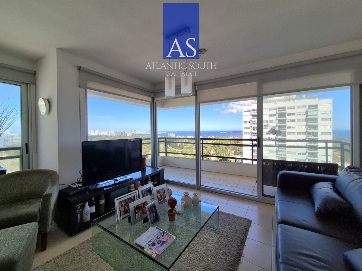 Apartamento ID.4319 - Oportunidad moderno planta cómoda piso alto 3 dormitorios 2 baños terraza con espectacular vista al mar garage venta Punta del Este 