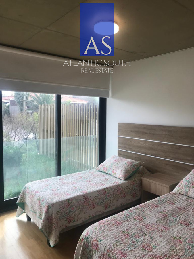 Apartamento ID.2939 - 2 Dormitorios, terraza y cochera frente al mar