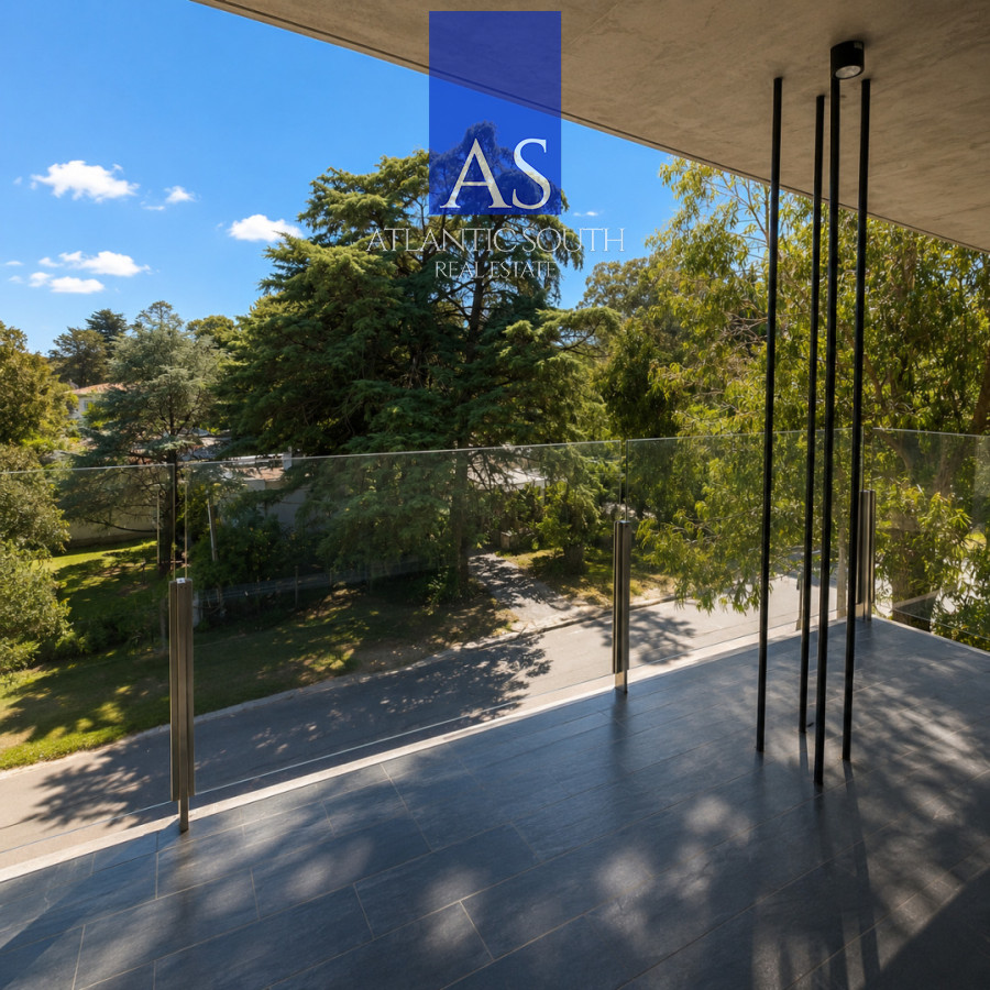 Apartamento ID.4541 - Penthouse de 2 dormitorios moderno + barbacoa uso exclusiva Playa Mansa Punta del Este