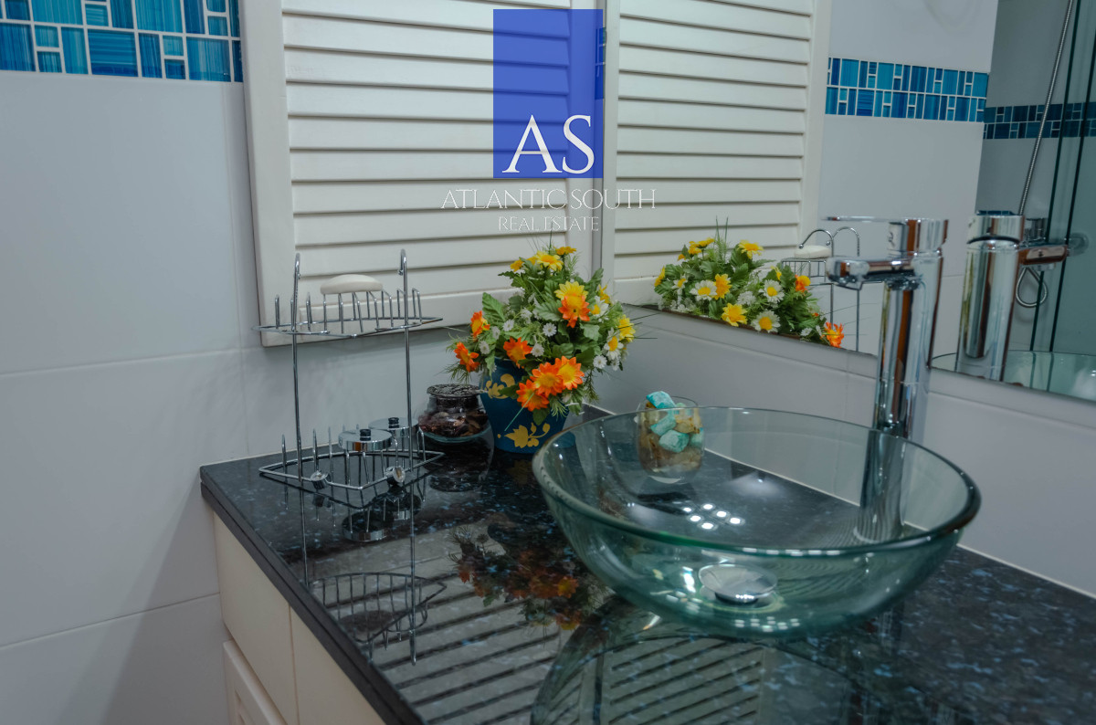 Apartamento ID.4142 - Apartamento de 2 dormitorios con vista al mar Punta del Este 