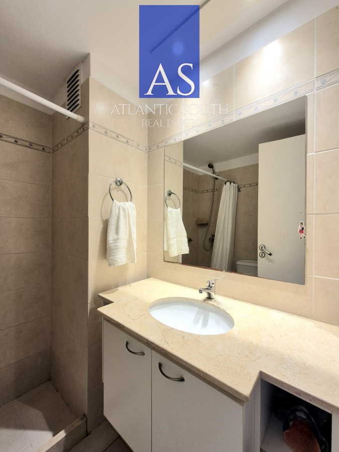 Apartamento ID.4065 - Oportunidad apartamento moderno piso alto 3 dormitorios 2 baños terraza con vista al mar garage venta Punta del Este Jardines del Country