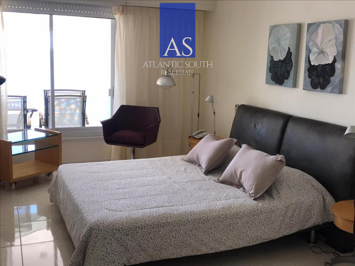 Apartamento ID.4525 - Apartamento 3 dormitorios piso alto frente al mar planta de categorí