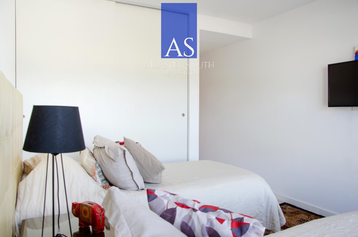 Apartamento ID.4799 - Frente al Mar en Playa Mansa 2 Suites + Dependencia completa Vista Parcial al mar primera línea Playa Mansa Punta del Este