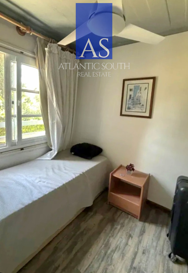 Apartamento ID.4056 - Apartamento de 3 dormitorios a metros del mar parrillero propio y estufa a leña Playa Mansa Punta del Este 