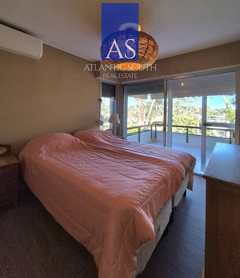 Apartamento ID.4324 - Apartamento reciclado de 3 dormitorios estufa a leña y parrillero propio próximo al mar Playa Mansa