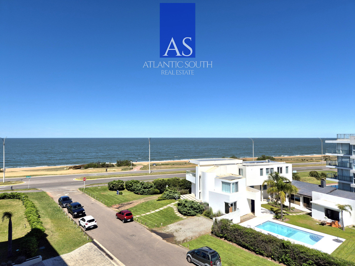 Apartamento ID.3674 - Apartamento 2 dormitorios con parrillero y vista frente al mar Playa Mansa Pinares Punta del Este