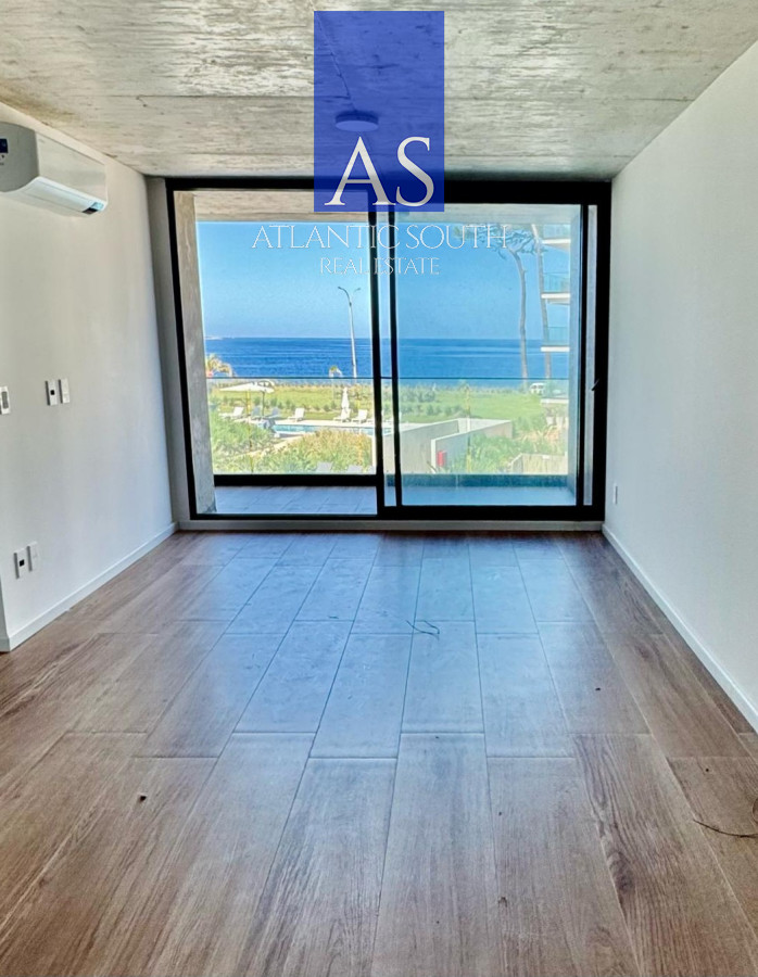 Apartamento ID.4024 - Apartamento de 2 dormitorios con vista al mar primera linea Playa Mansa 