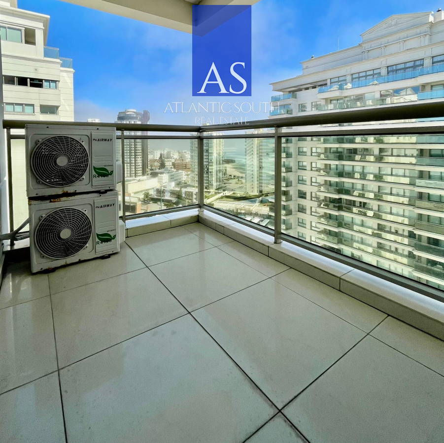 Apartamento ID.4343 - Apartamento de 3 dormitorios mas servicio primera linea playa brava 