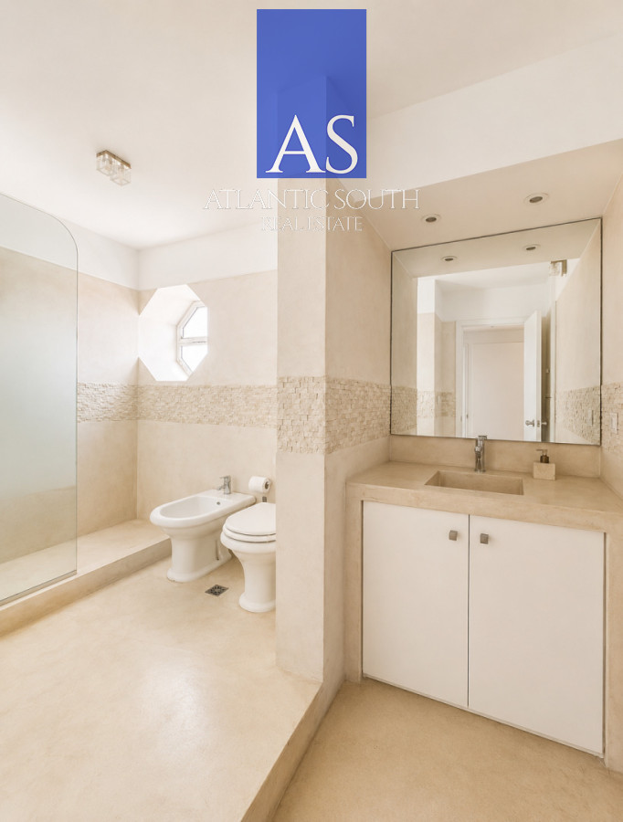 Apartamento ID.4892 - Planta de categoría de 3 suites reciclada frente al mar en Península